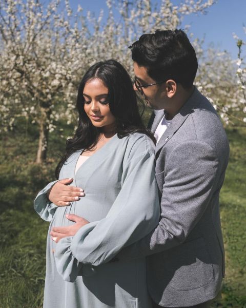 Afshan Azad poses a picture with husband Nabil Kazi.